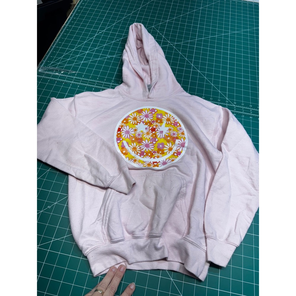 Gildan Kids Pink Floral Smiley Face Hoodie Retro Graphic Sweatshirt Youth Medium
